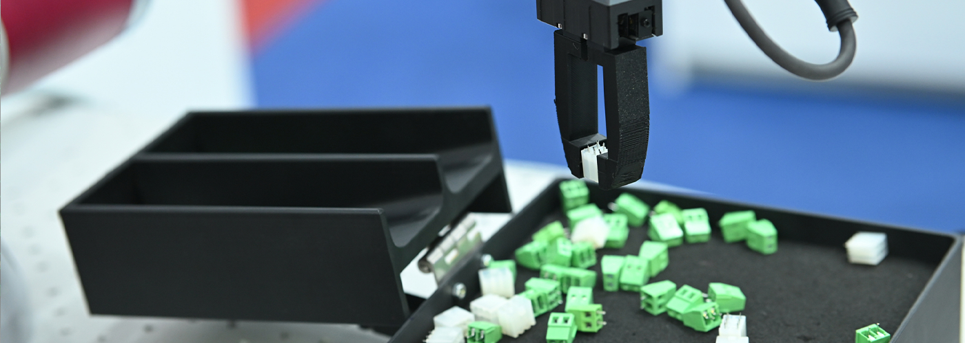 pick and place assembly